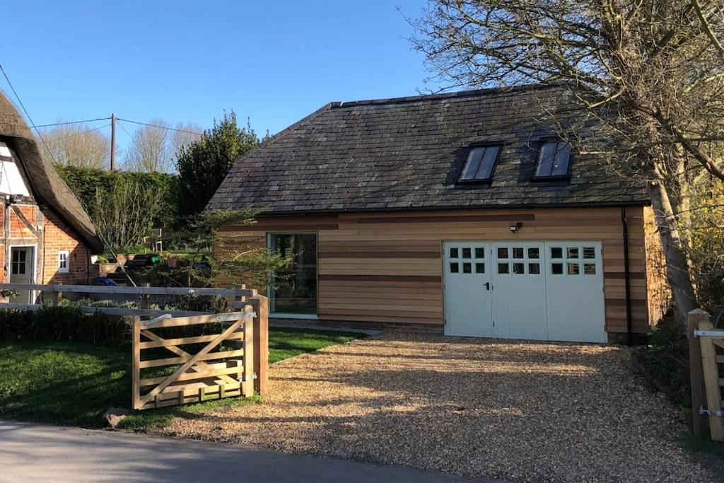 Stylish Cottage In The Pewsey Vale Marlborough Bagian luar foto