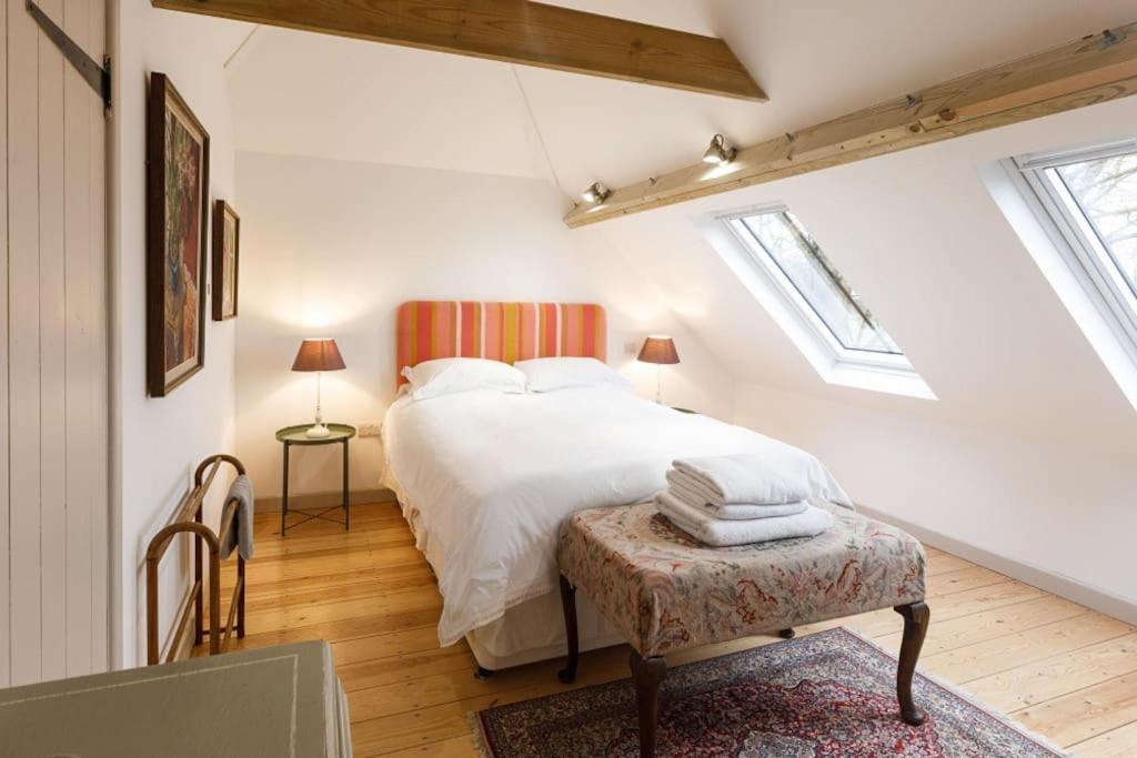 Stylish Cottage In The Pewsey Vale Marlborough Bagian luar foto